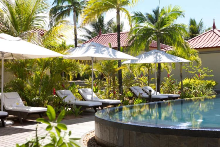 Spa pool and sunbeds